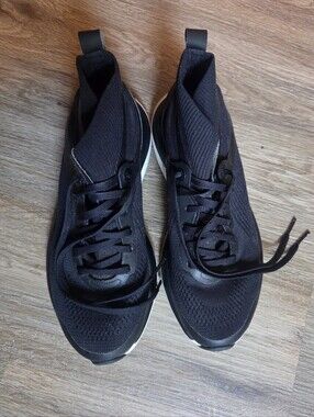 Lululemon Women's Chargefeel Mid Workout Shoes